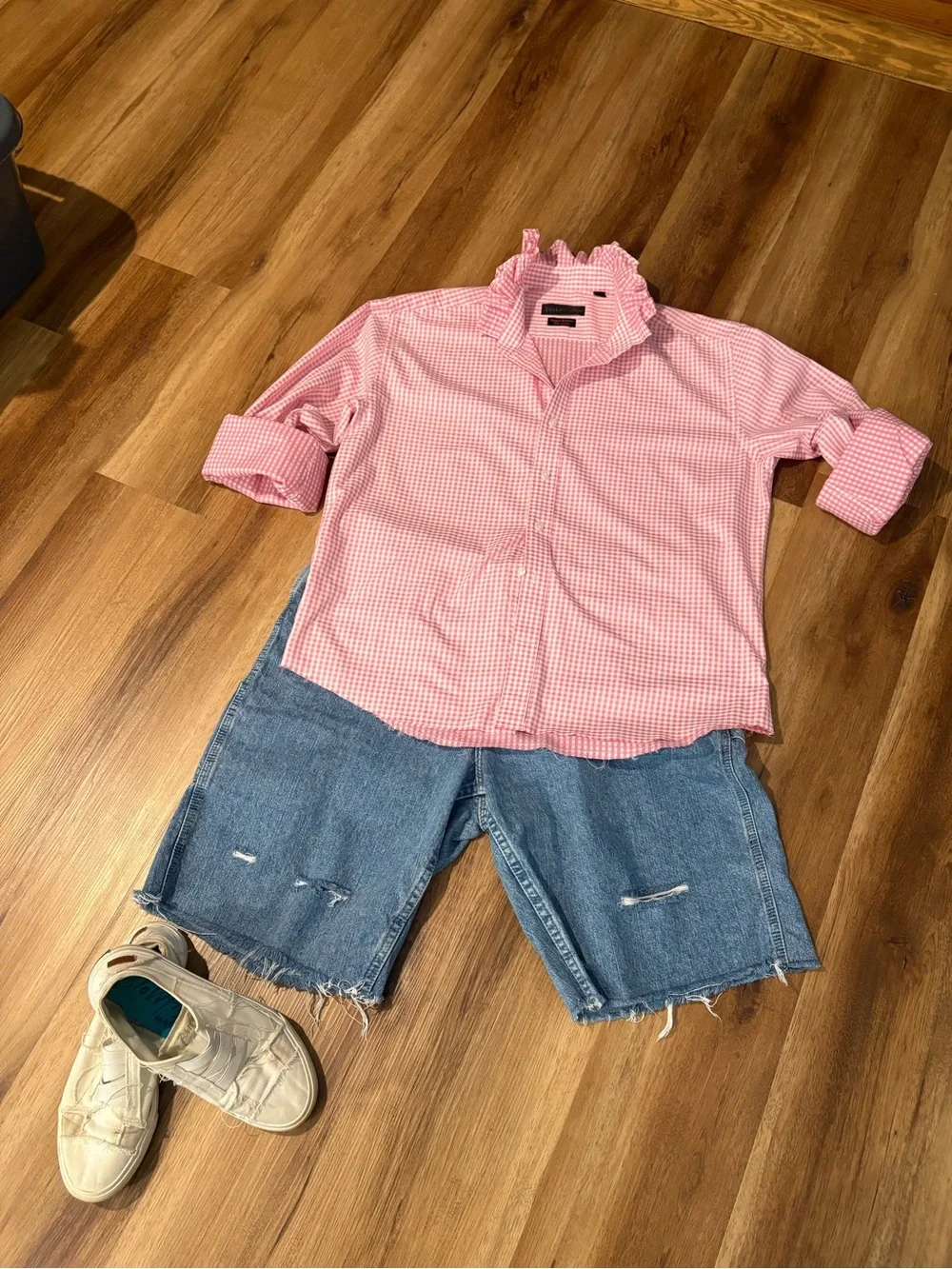 Upcycled pink and white gingham ruffle collar blouse - Picture 6 of 6